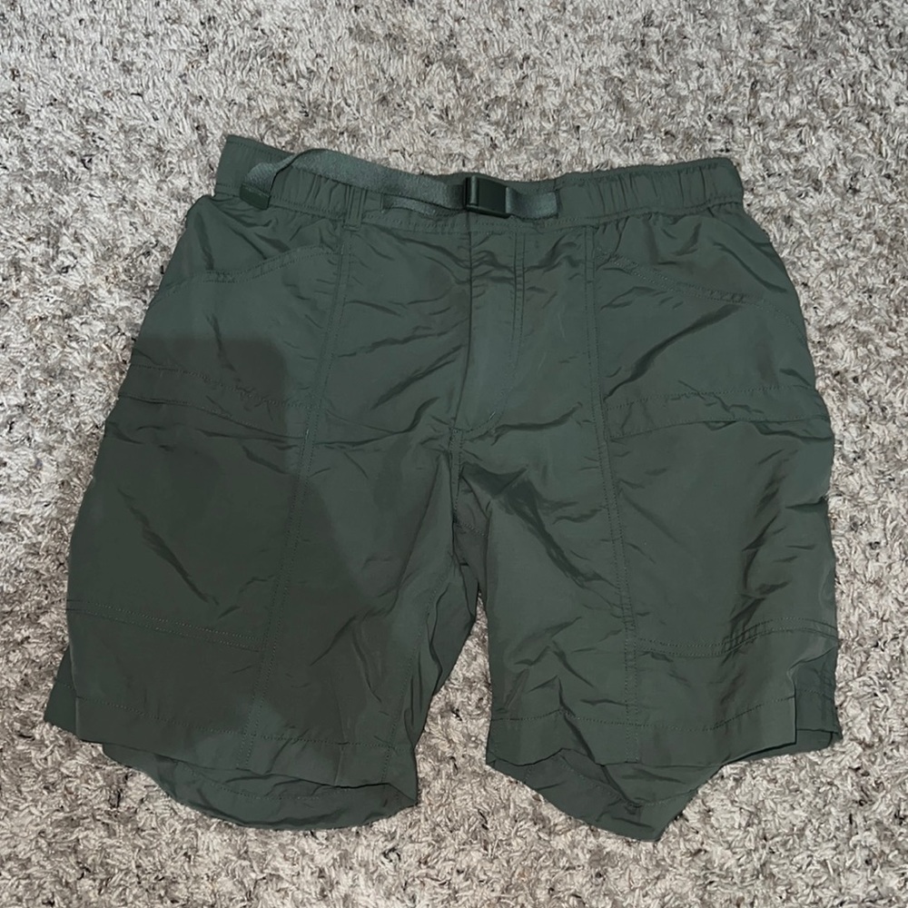 Mens Uniqlo cargo shorts